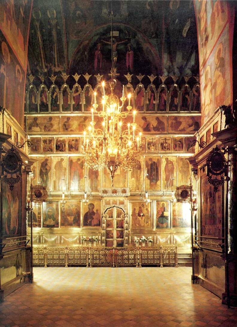 Иконостас собора Живоначальной Троицы.
