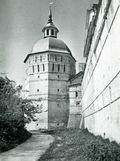 Водяная угловая башня (XVII в.) с Водяными воротами (XVI в.; XVII в.)
